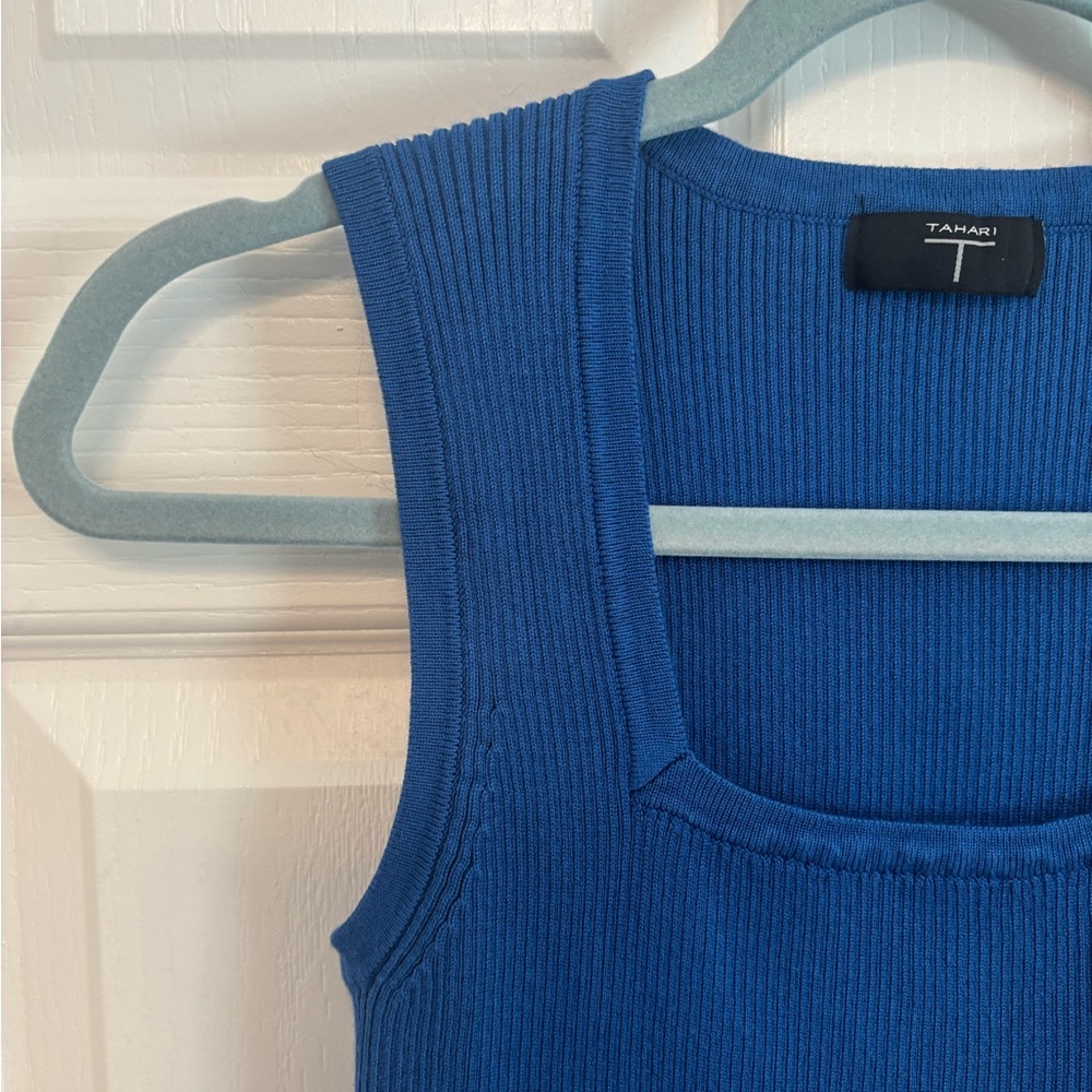Tahari Royal Blue Ribbed Tank Top. Medium - Picture 3 of 11